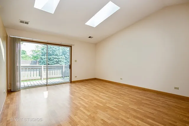 1517 Commodore Ct #6 — Photo 6
