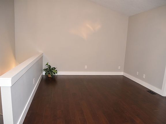 3rd image of 653 E Heather Dr