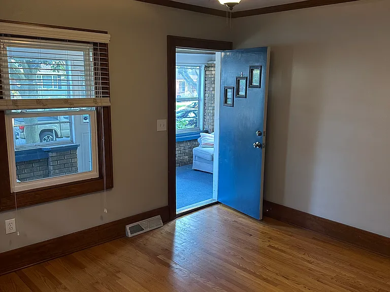 1005 Veto St NW — Photo 8