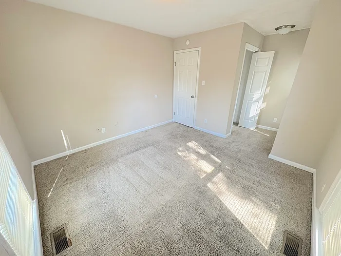 915 Green St #915 — Photo 16