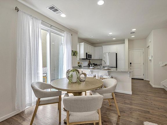 5th image of 225 Southpark Ct