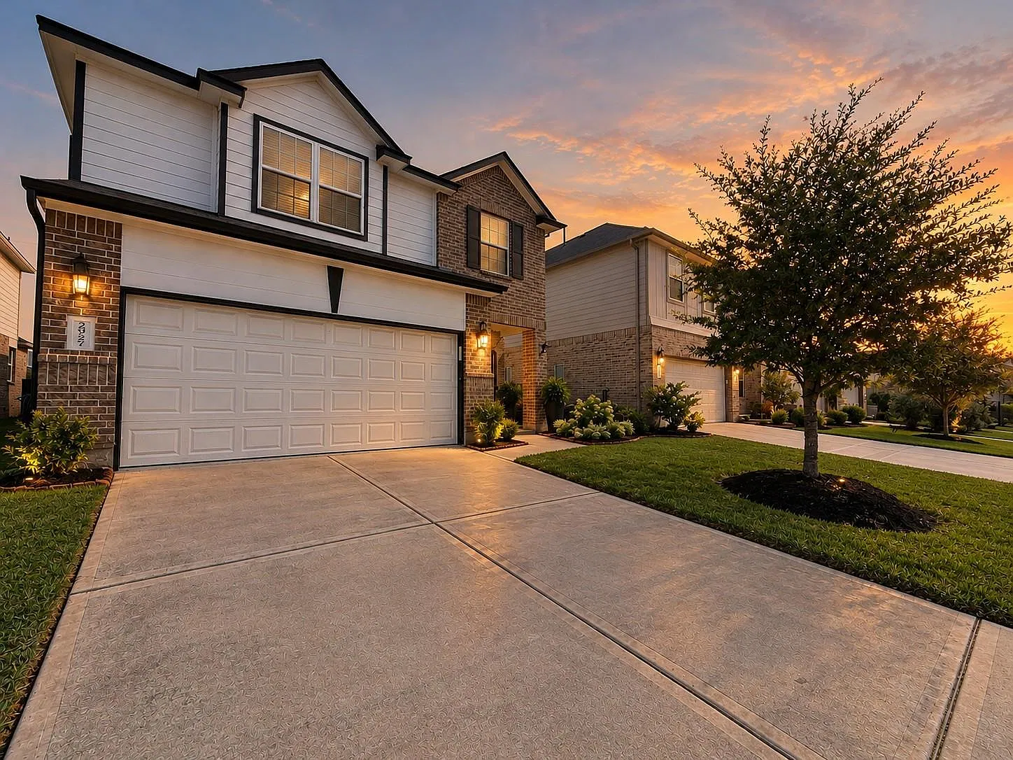 3 bed, 2.5 bath, 1931 sqft, $2,300 — Photo 1