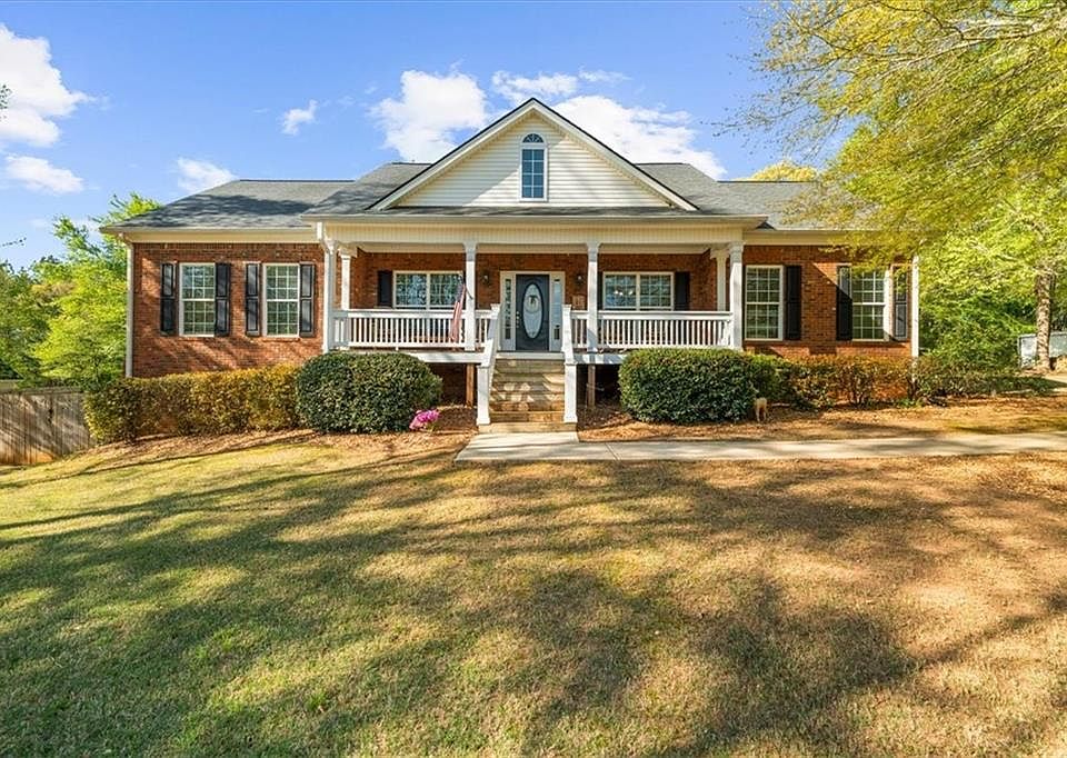 1st image of 144 Manor Pl