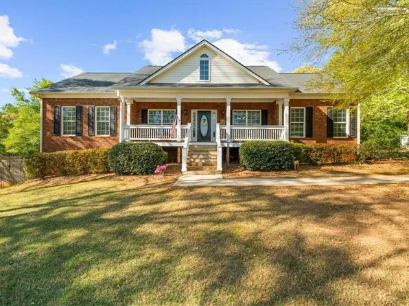 144 Manor Pl, Commerce, GA 30530