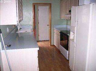 430 SW Laurel St, Junction City, OR