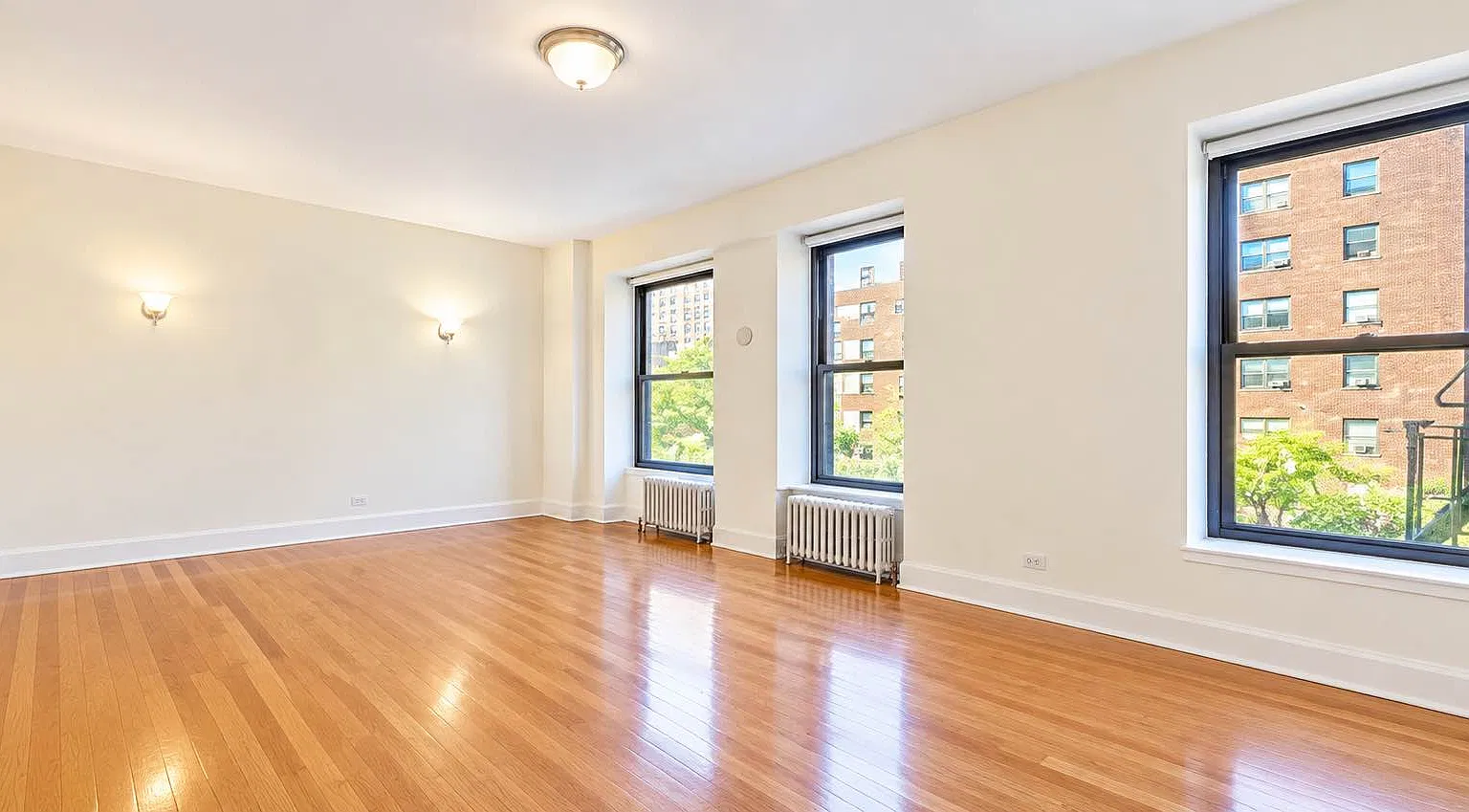 78 Manhattan Avenue — Photo 4