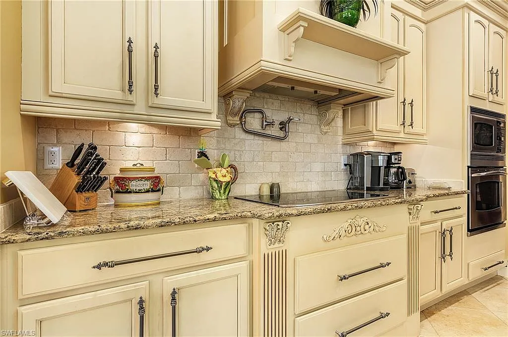 4 bed, 3.5 bath, 3383 sqft, $22,000 — Photo 4