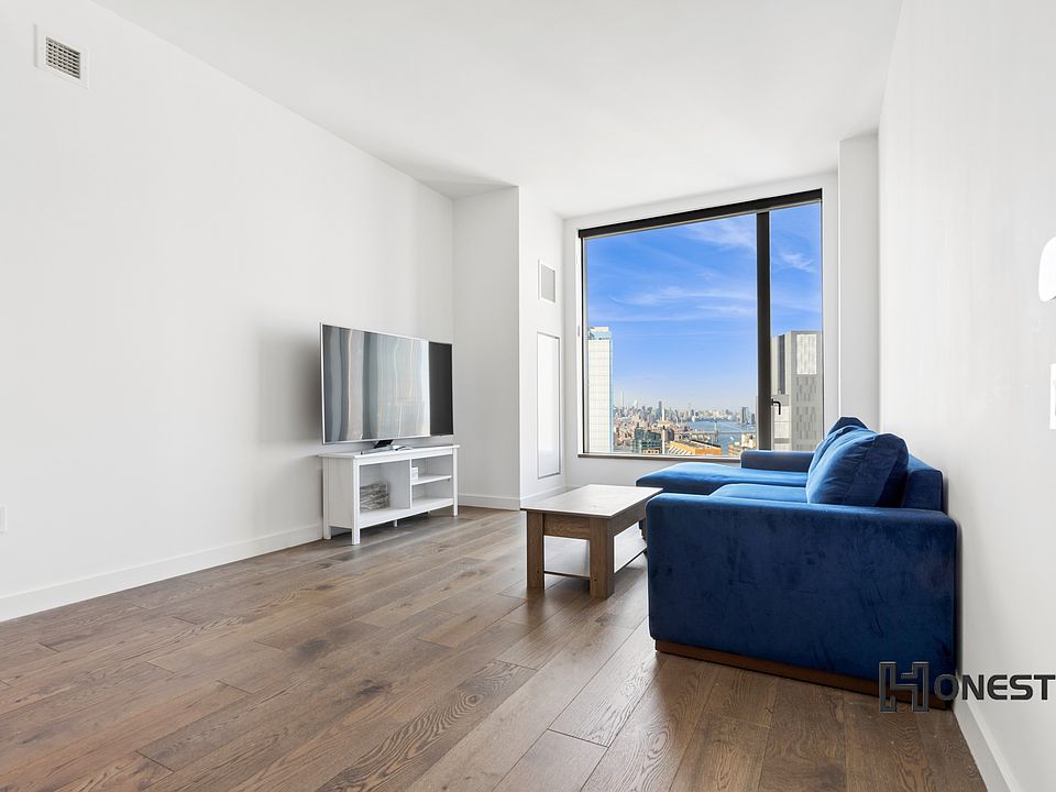 1st image of 11 Hoyt St #49B