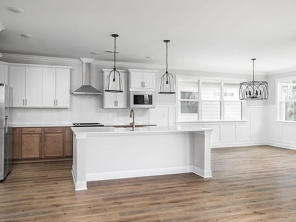 7th image of this home