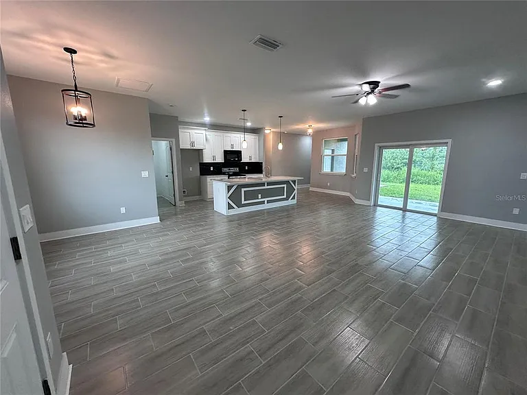 13195 Drysdale Ave — Photo 7