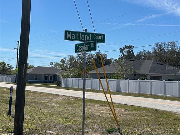 4th image of 419 MAITLAND COURT LOT 1