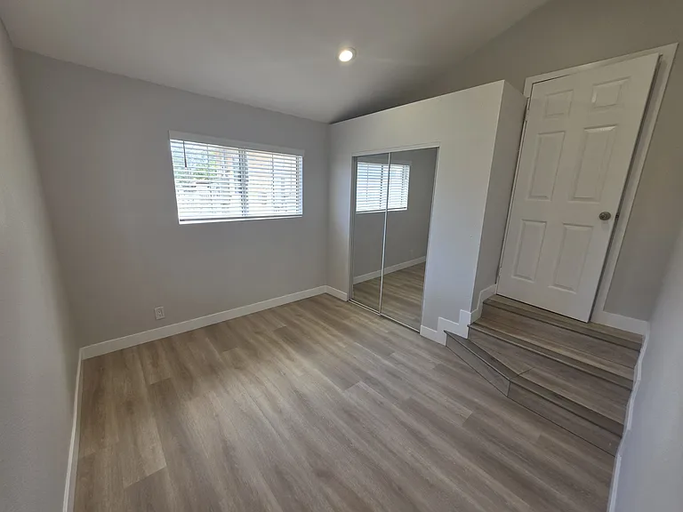 10303 Arminta St — Photo 12