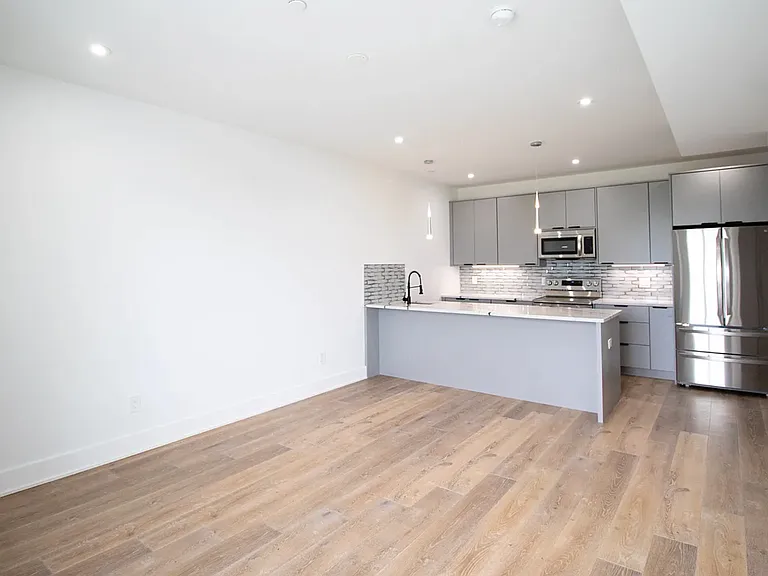 1740 N 22nd St #5 — Photo 3