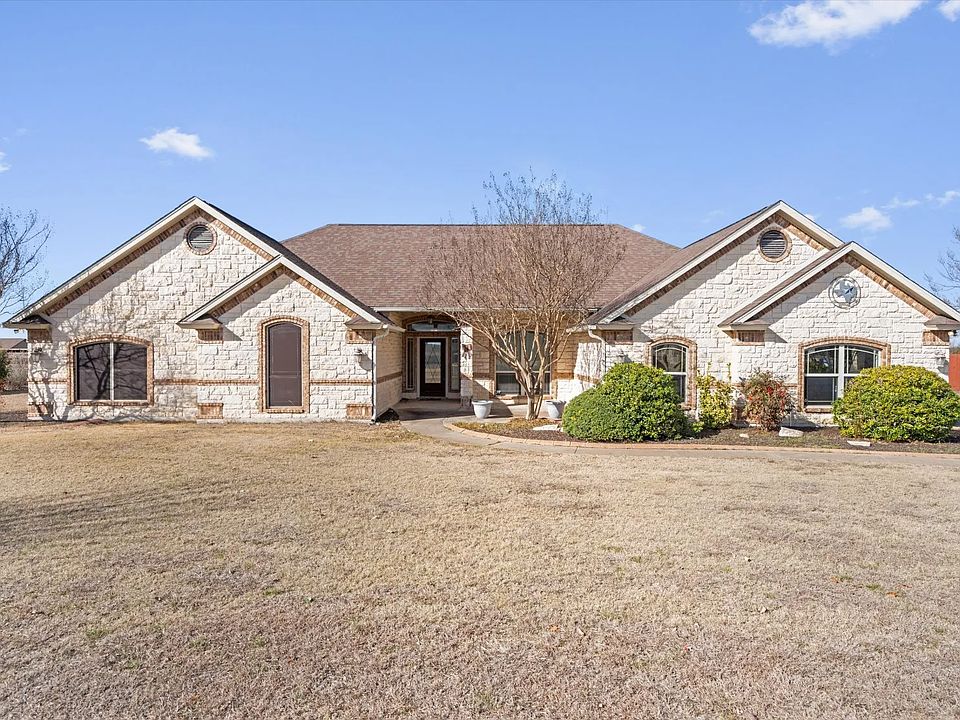 1st image of 209 Sarahs Ln #Sarahs209