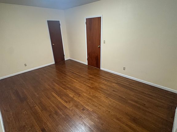2nd image of 1363 Pelham Pkwy N #Med