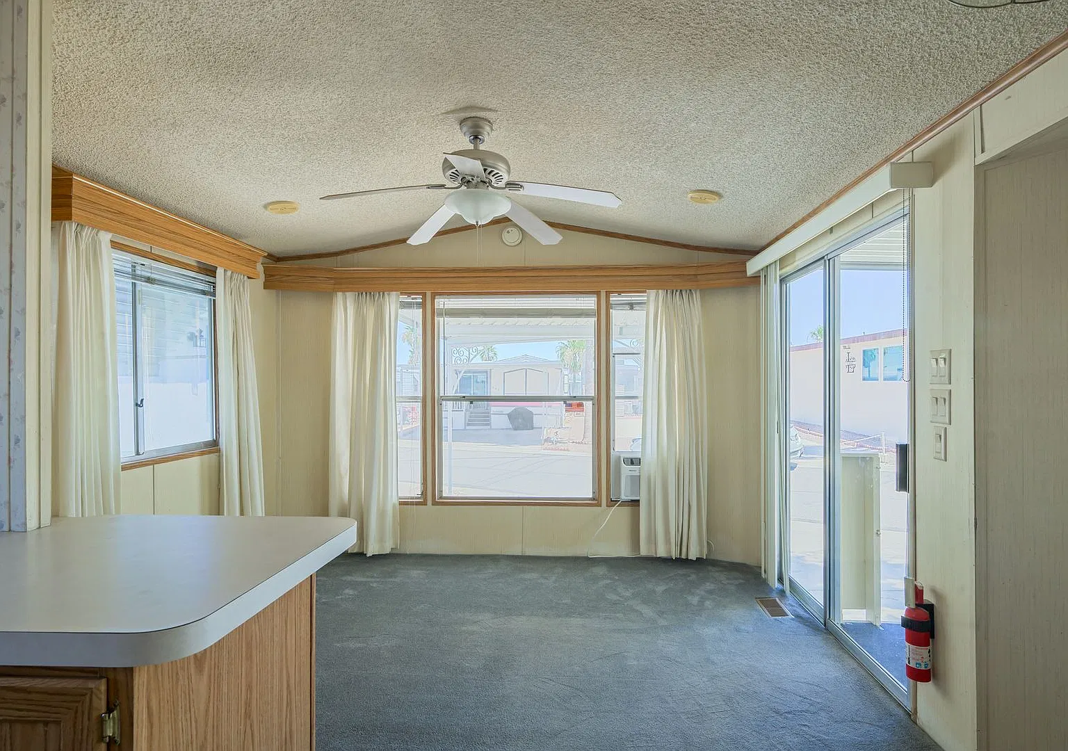Charming 1-Bedroom Retreat in Riverview RV Resort for 55+ — Photo 4