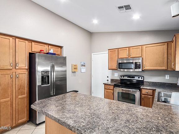 5th image of 40363 W NOVAK Lane