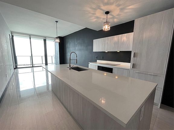 4th image of 480 NE 31st St Unit 2605