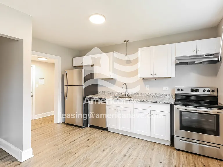 1325015_007_kitchen_7.jpg