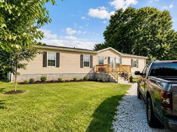 626 Center Ave, Wurtland, KY 41144