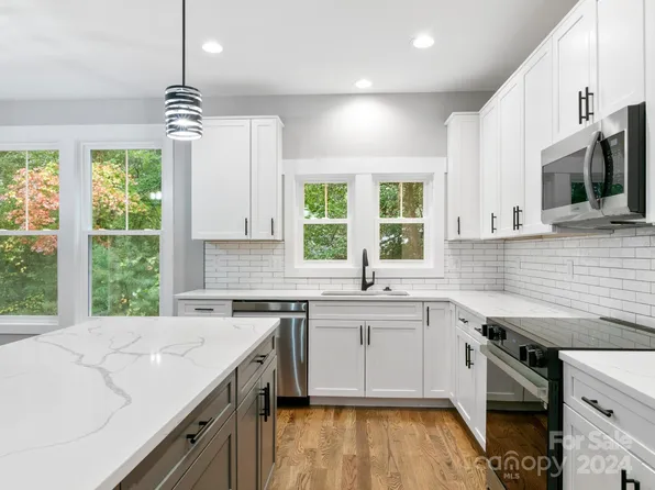 131 Wyatt Andrew Dr, Mills River, NC 28759