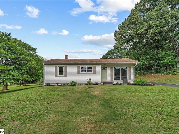 2nd image of 108 Valley Dr
