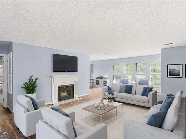 24214 Plantation Dr NE, Atlanta, GA 30324