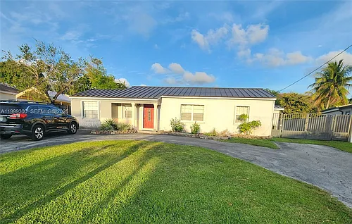 3325 S Lake Dr Photo 1