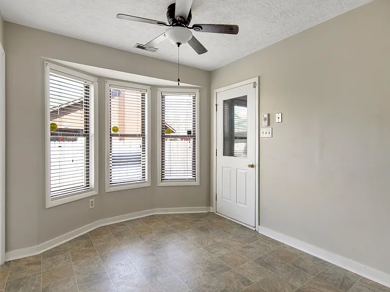 6954 Candlewood Dr — Photo 9