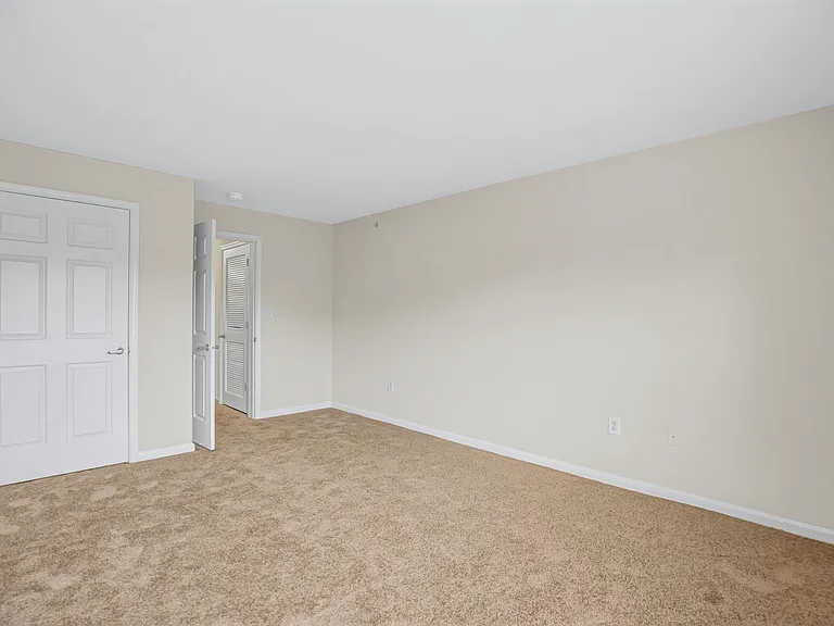 Fort Washington Manor — Photo 17