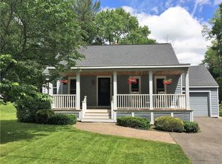 8 Artillery Ln, Baldwinsville, NY 13027