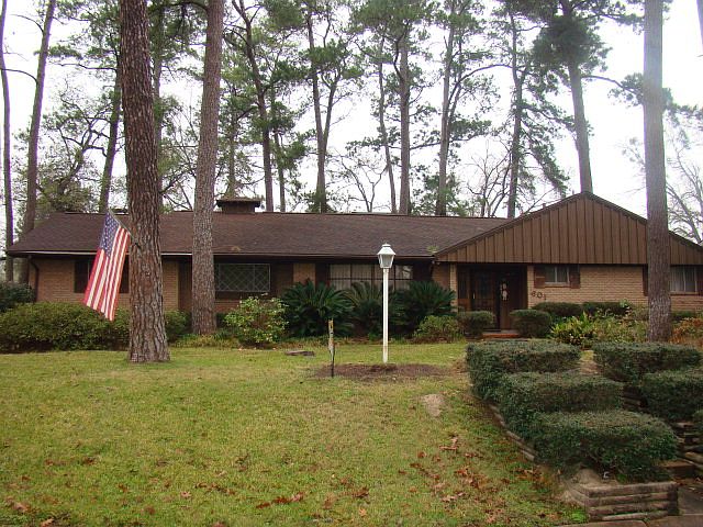 1st image of 601 Willow Bend Dr