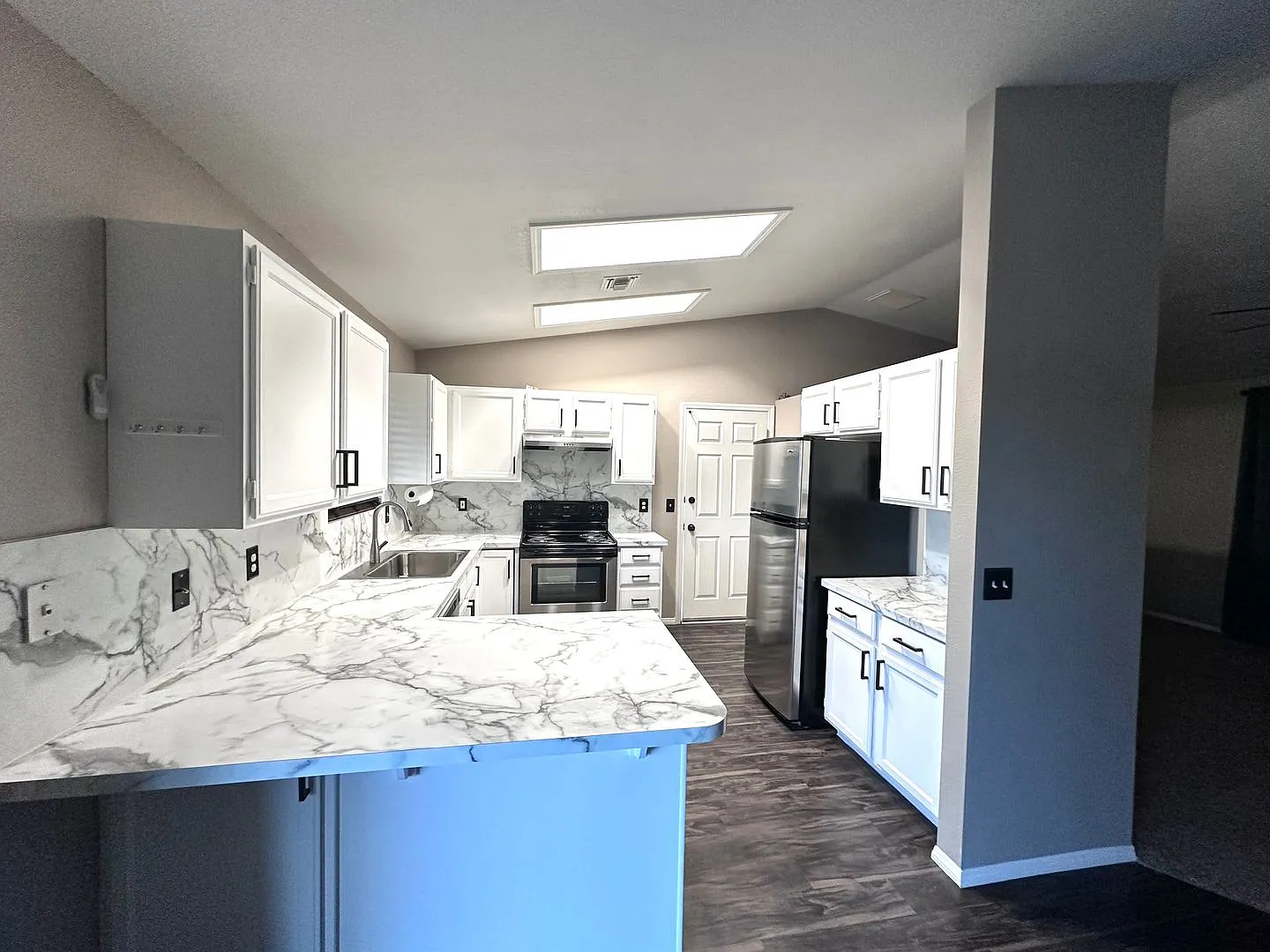 2 Bedrooms | 2 Full Bathrooms | Approx. 1,150 Sq. Ft. | Boat-Deep A/C Garage | RV/Boat Parking + ... — Photo 2