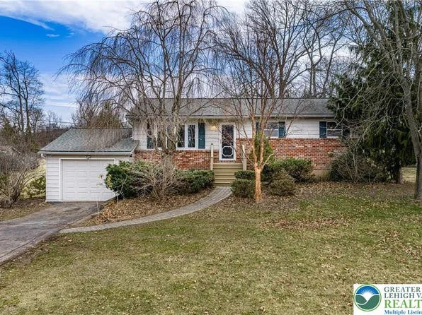 6527 Walnut Ln, Coopersburg, PA 18036