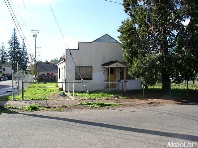 1st image of 13388 E Church St