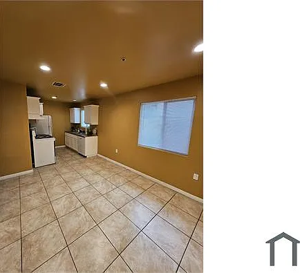 887 E 40th Pl #C — Photo 31
