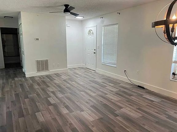 5th image of 215 Hedgewood Ave