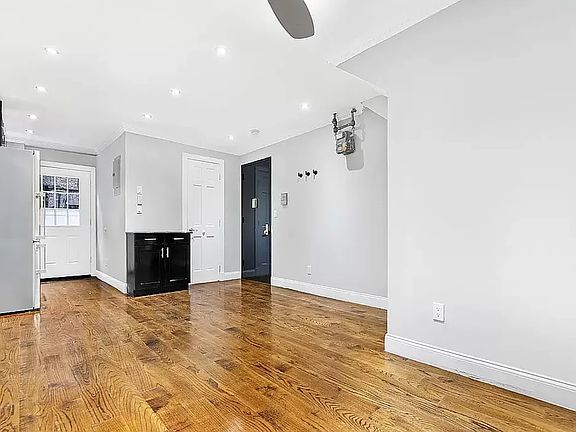 2nd image of 115 Avenue A #1R
