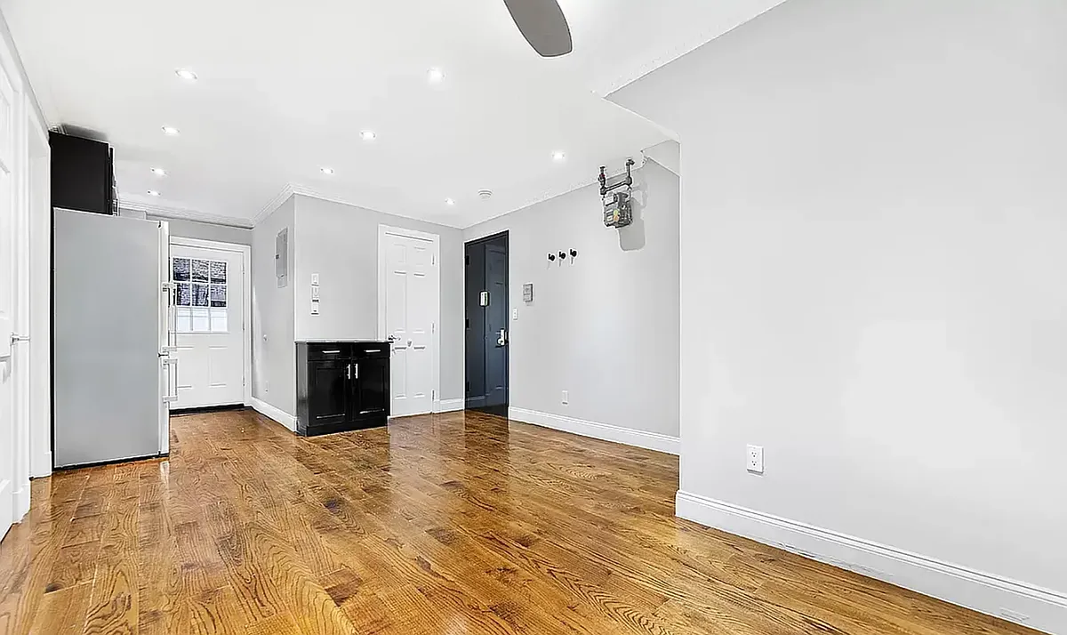 Building Photo - 115 Avenue A #1R