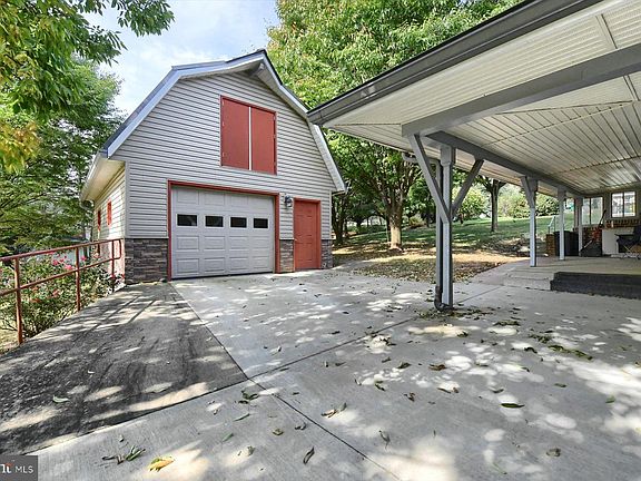5th image of 1635 N 8th Ave