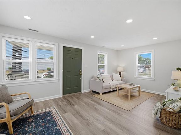 2nd image of 710 Center Ave