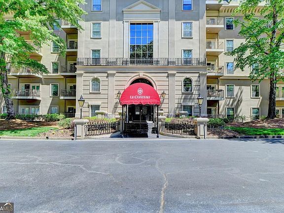 3rd image of 2865 Lenox Rd NE APT 409