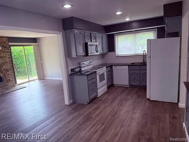 15012 Congress Dr — Photo 15