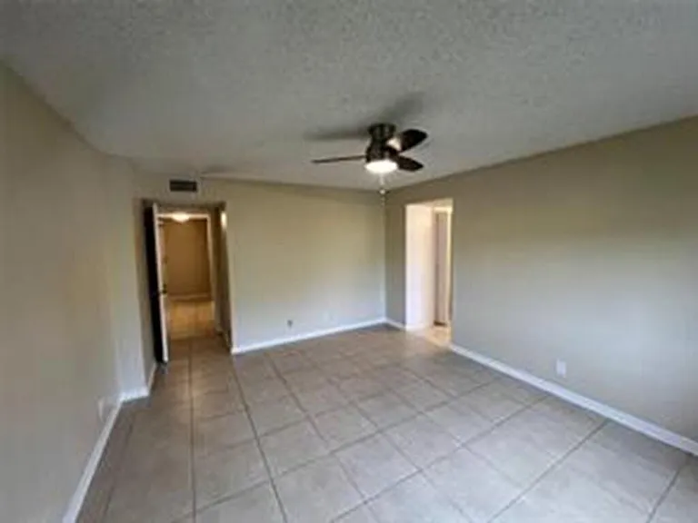 8040 Hampton Blvd #104 — Photo 40