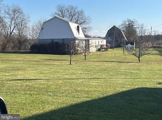 2079 Kelly Island Rd, Martinsburg, WV 25405