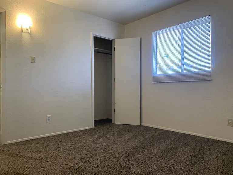 319 General Marshall St NE — Photo 4