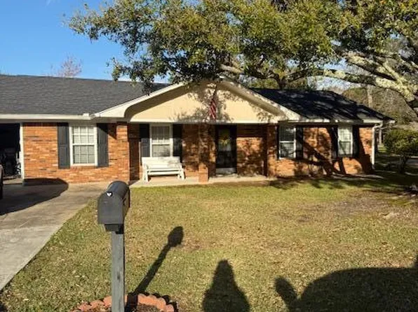 696 Eric Ct, Biloxi, MS 39532