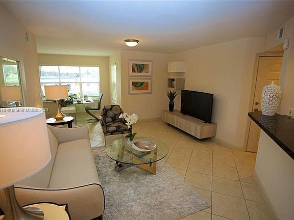5th image of 731 Vista Isles Dr APT 1512