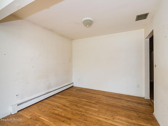 4th image of 2053 Narwood Ave