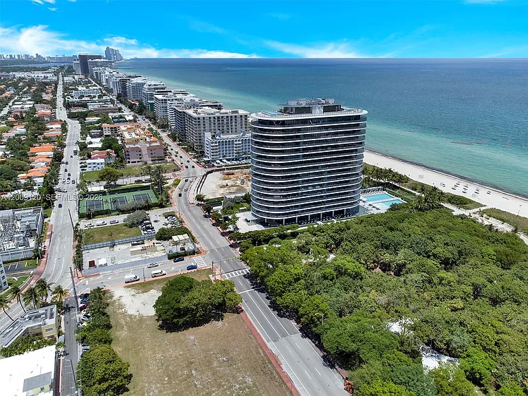 8701 Collins Ave #304 — Photo 40